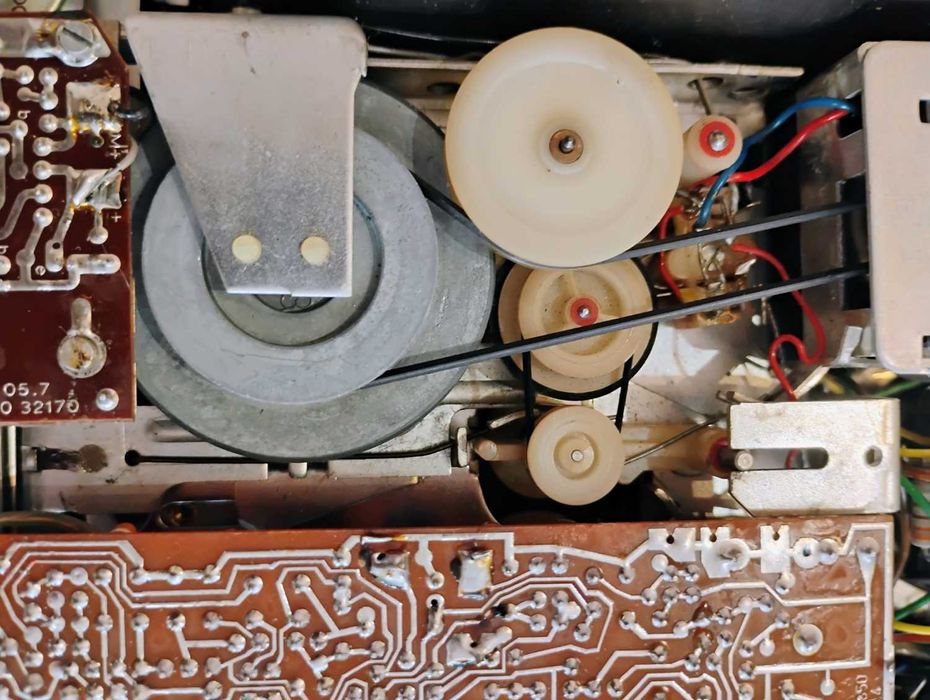 magnetofon reporterski Philips z 1971r. na części