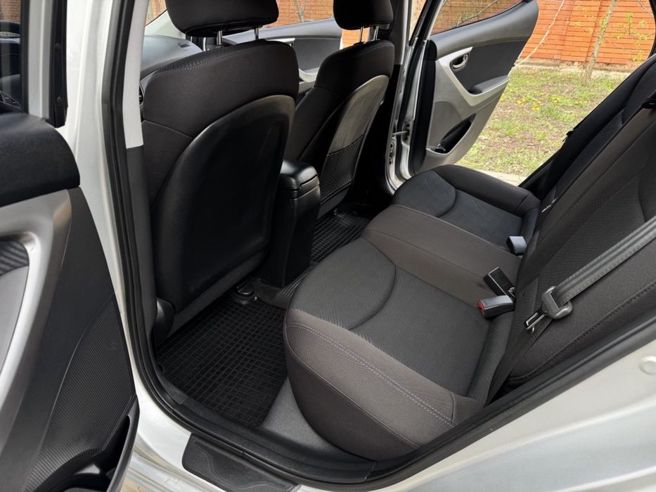 Продам машину Hyundai Elantra