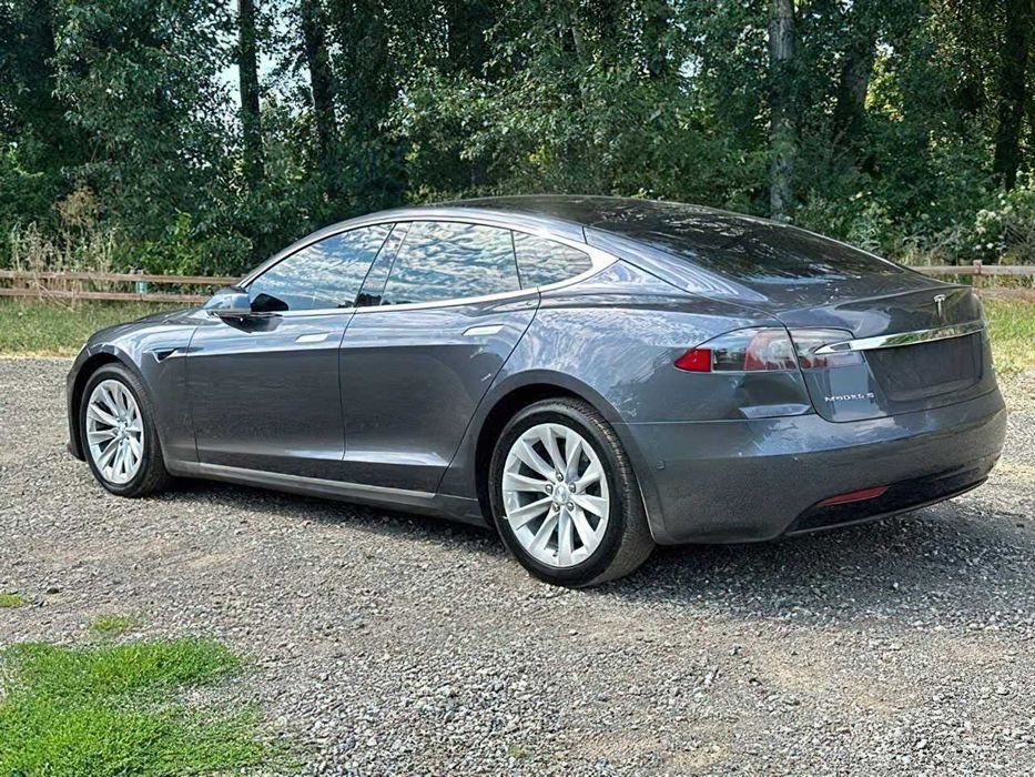 Tesla Model S 100D      2018