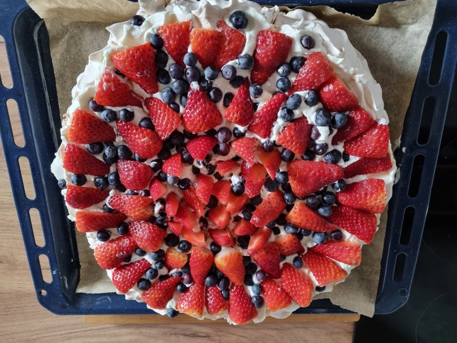Beza Pavlowa tort ciasto deser