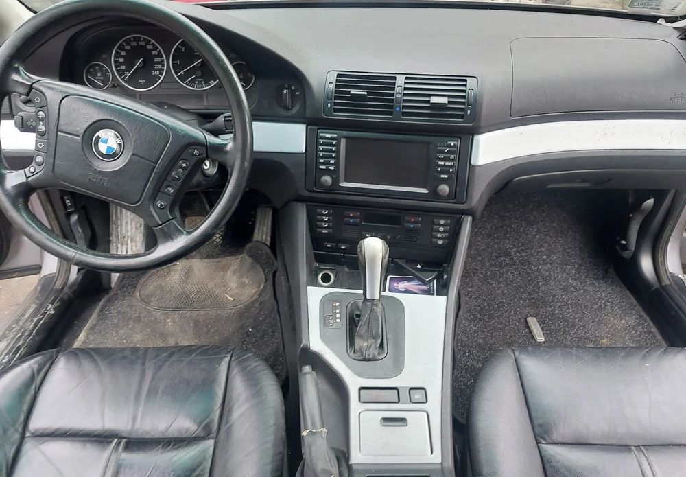 Konsola kokpit BMW 5 E39 Lift Deska rozdzielcza panel schowek radio Navi klimatyzacja dekory zegary 3.0 M57 ramka tunel uchwyt cupholder