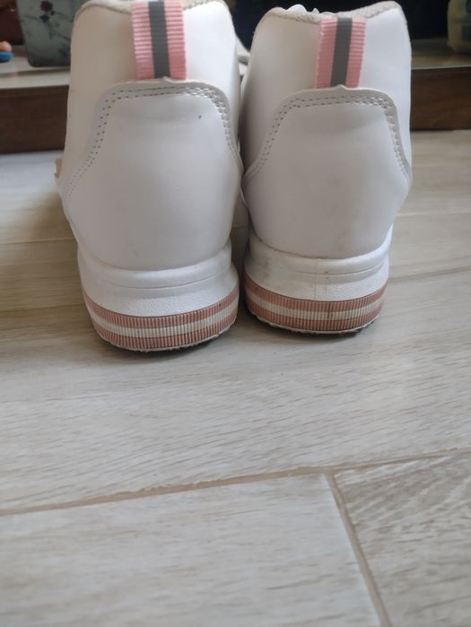 Sportowe buty ukryty koturn r.38 (wkładka 24.3cm)