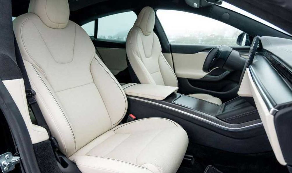 Tesla Model S 2023 року