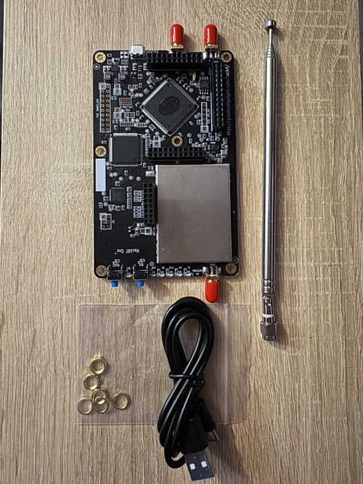 HackRF One+antena teleskopowa-odbiornik nadajnik SDR od 1MHz - 6GHz