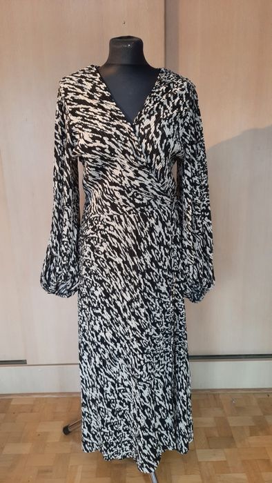 Elegancka sukienka H&M