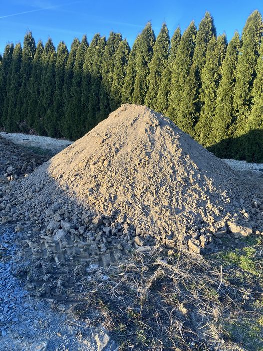 Oddam ziemie zmieszana  z glina