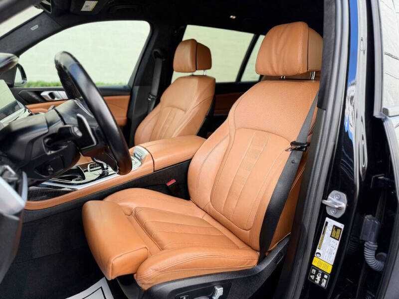 2022 BMW X7 M50i