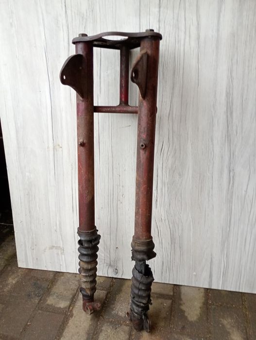 Wfm przód przednie zawieszenie lagi półka chorągiewka WSK