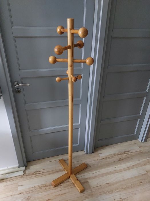 wieszak lata 70-te vintage drewniany stojący