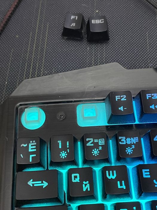 Продам клавиатуру