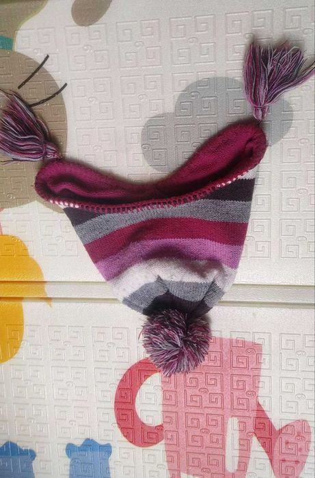 Зимові шапки (3 шт) на 4-8 років для дівчинки