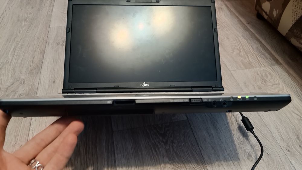 Ноутбук Fujitsu E752 Intel core i5 / RAM 8GB DDR3 240GB SSD