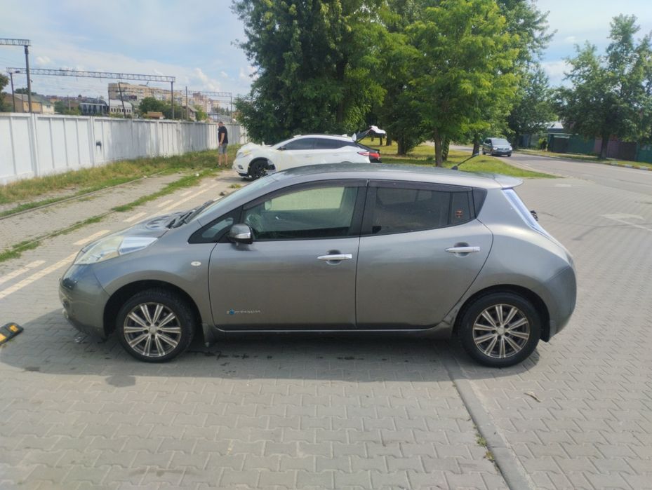 Оренда nissan leaf Ірпінь 4000 тиждень.