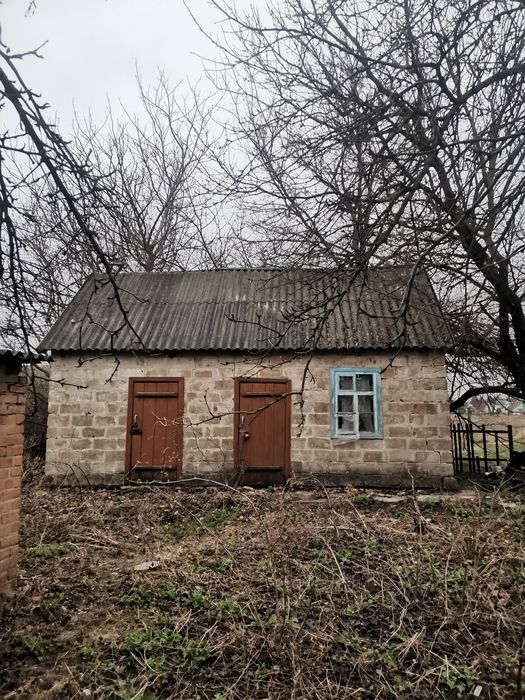Земельна ділянка 15 соток з будинком та господарчими спорудами.