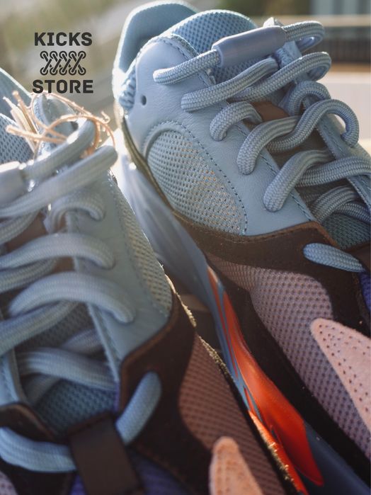 Yeezy Boost 700 Hi-res blue