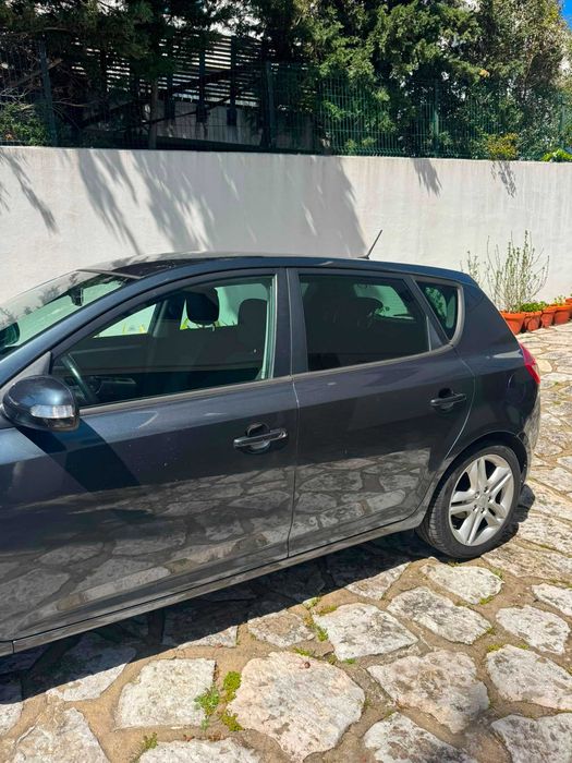 Carro KIA Ceed 1.6
