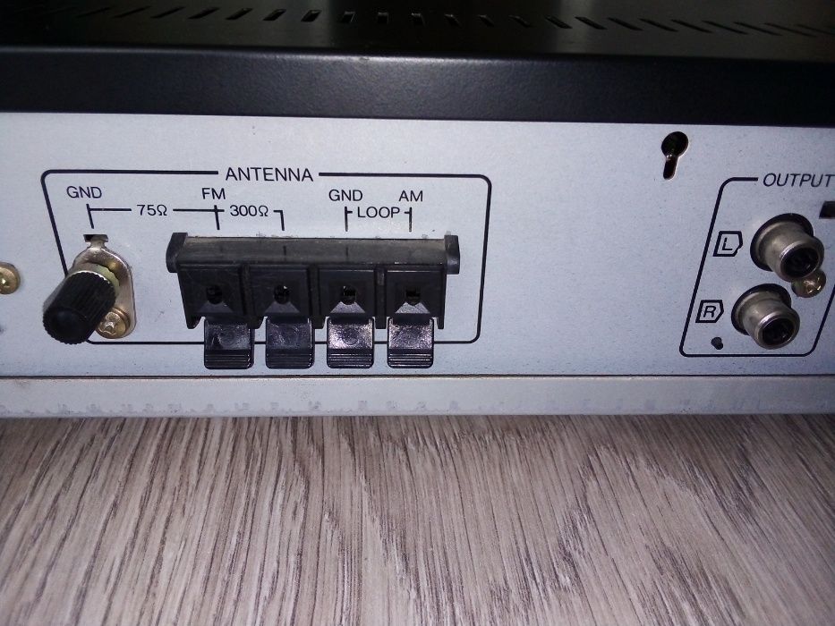 Radio Stereo Tuner SANSUI