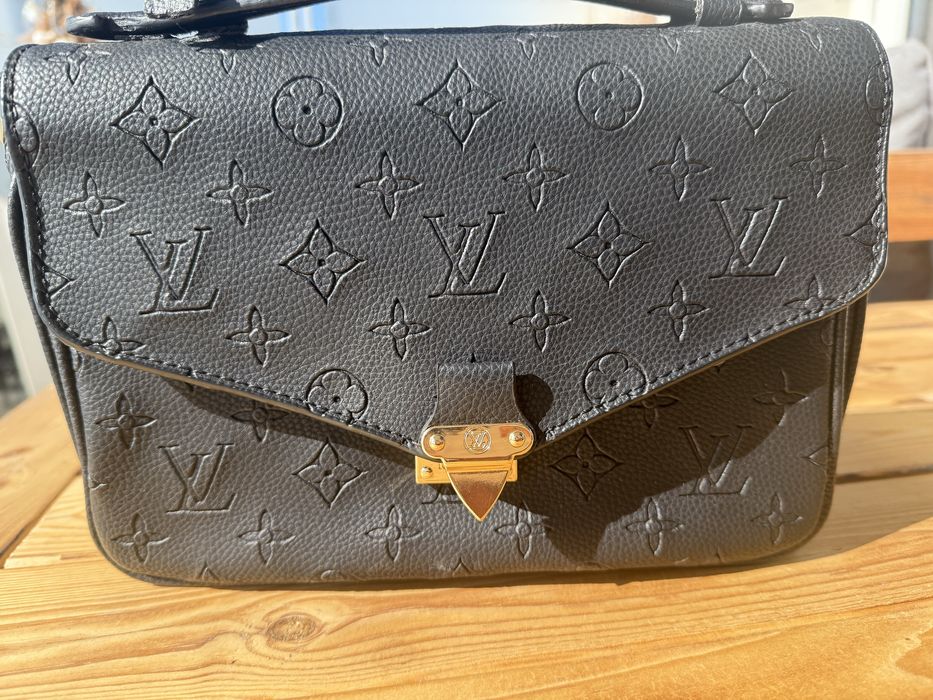 Piekna torebka lv jak nowa