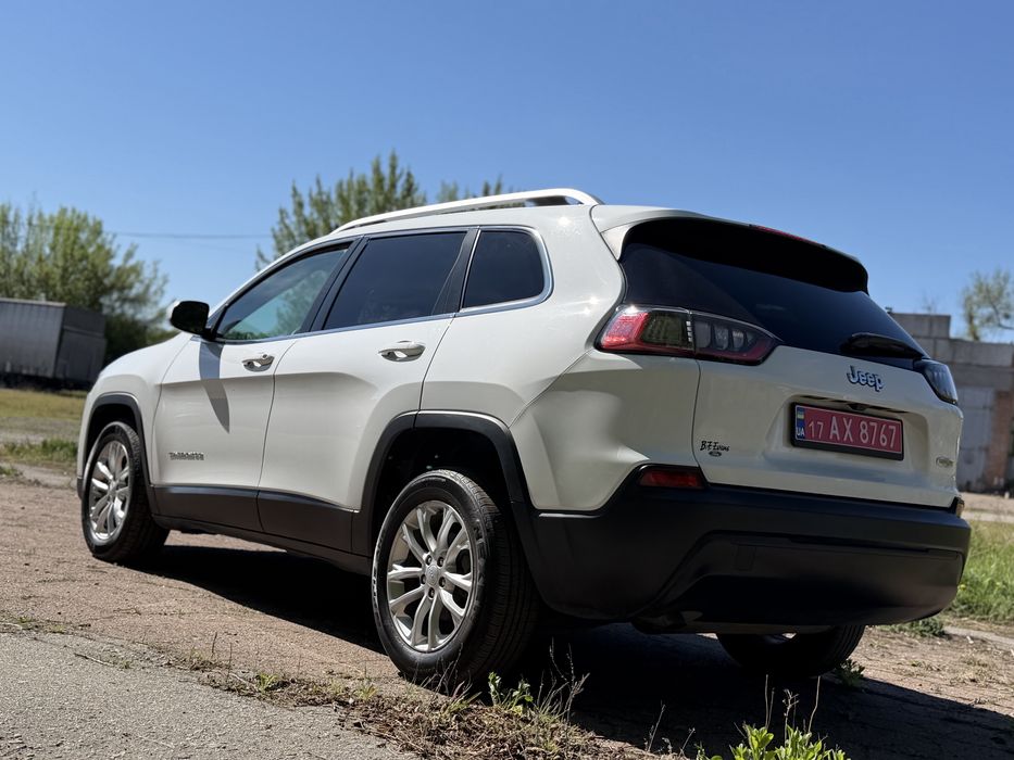 Продам Jeep Cherokee
