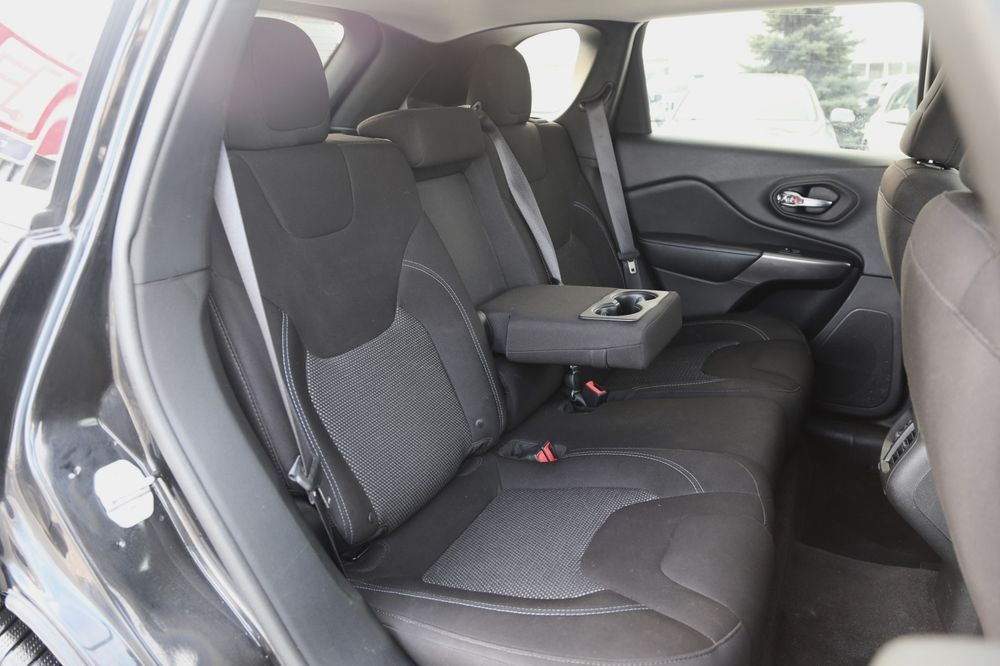 Jeep Cherokee 2018 VIN 1C4PJLCB6KD203724 фото оголошення 18 з 20