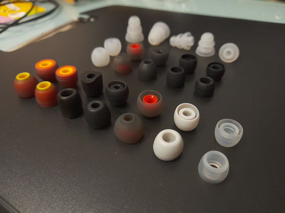 Eartips: híbridas, espuma, silicone, flange tripa - Sony, Sennheiser