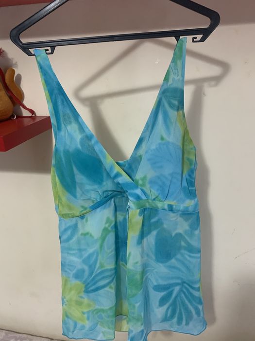 Tops de alcinhas…