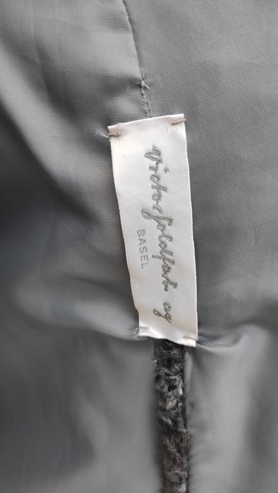 Bonito casaco de pele usado