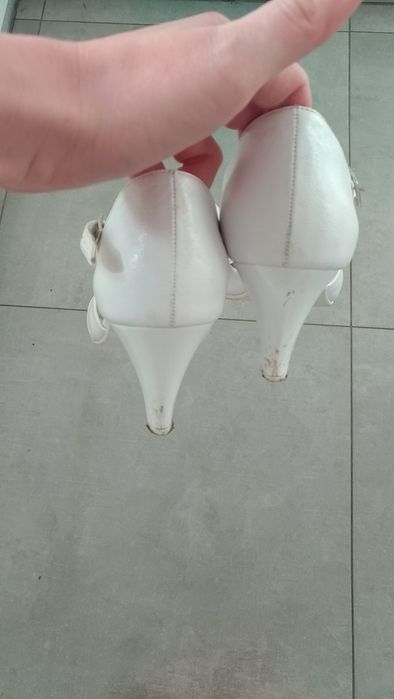 Śliczne buty ślubne