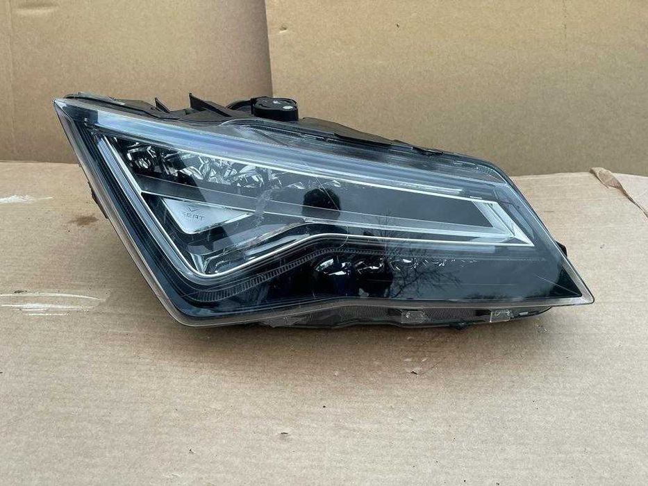 Lampa przód prawy  Full LED Seat Ateca 16-21 Europa
