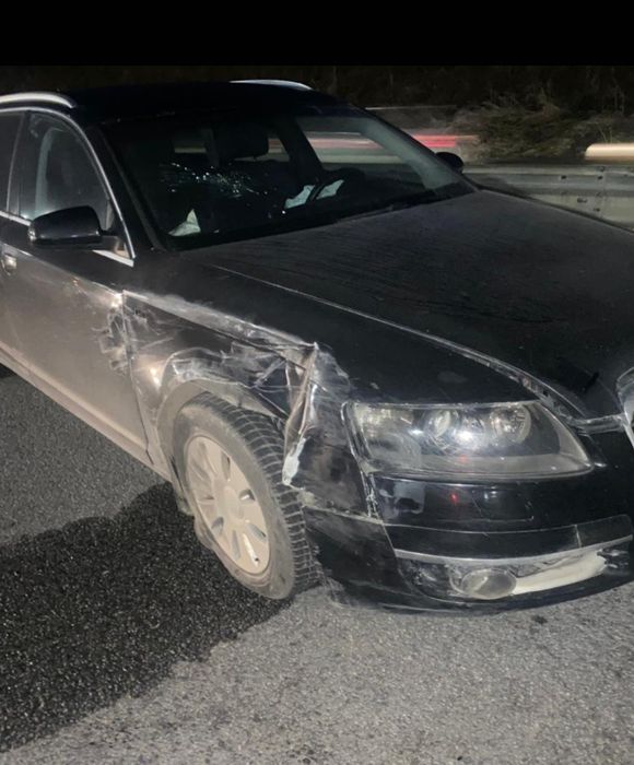 Автомобіль після незначного дтп, подушки безпеки були спрацьовані. Потребує не великого ремонту двох передніх крил, бампера, фари. Тріщина лобового скла.
Ремені,ролики і помпа замінені. Ходова зроблена, диски нові.