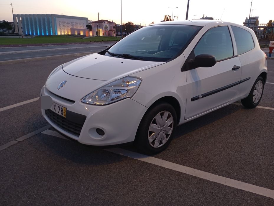 Renault Clio 1.5 DCI comercial 2010