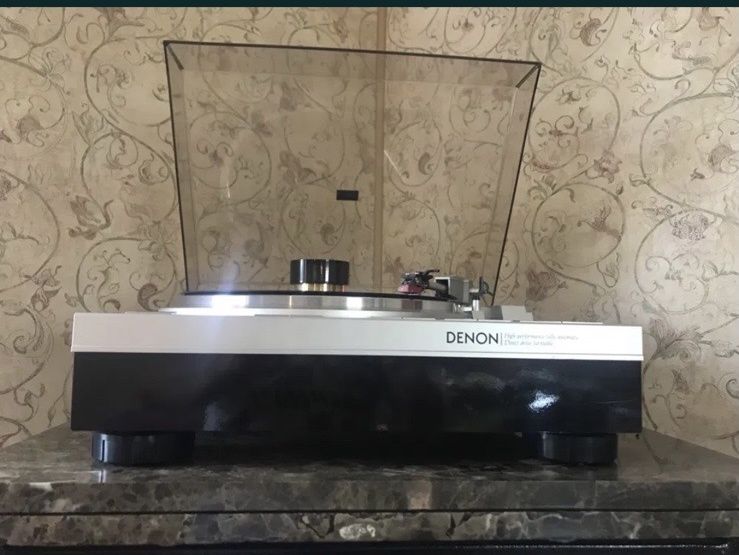 Gira Discos Denon DP47F