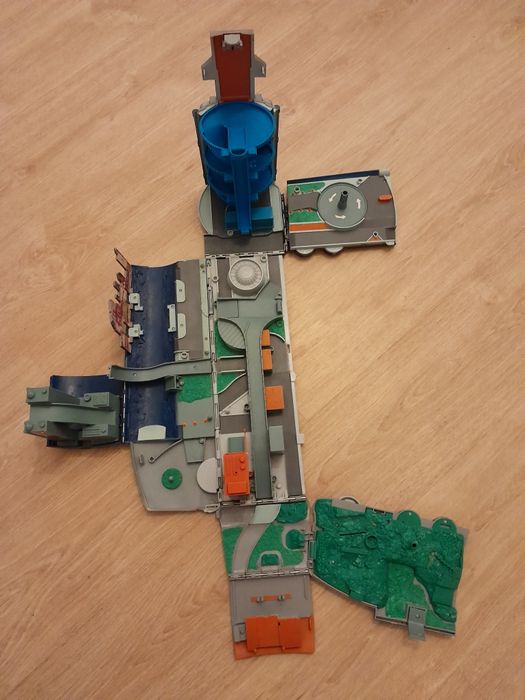 Vendo Camião de Brincar para Criança muito bonito em bom estado