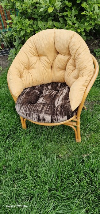 Fotel rattanowy z poduchami