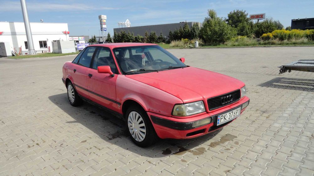 Zderzak tył tylny Audi 80 B4 czerwona
