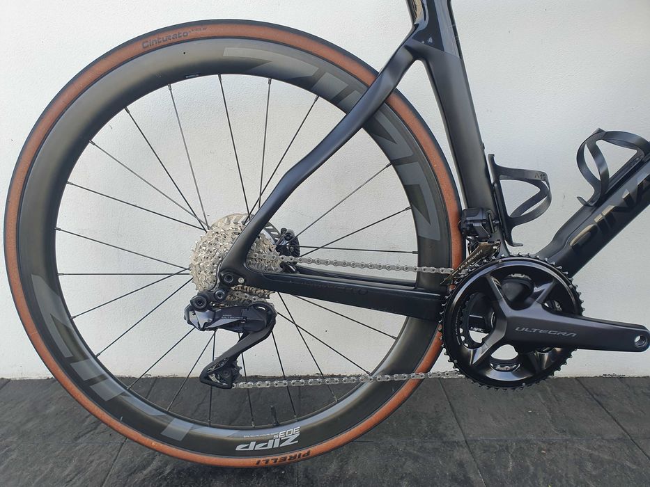 Pinarello Dogma F12 Ultegra Di2 (24v) Disco.