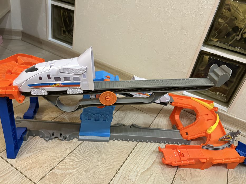 трек Hotweels повністю справний