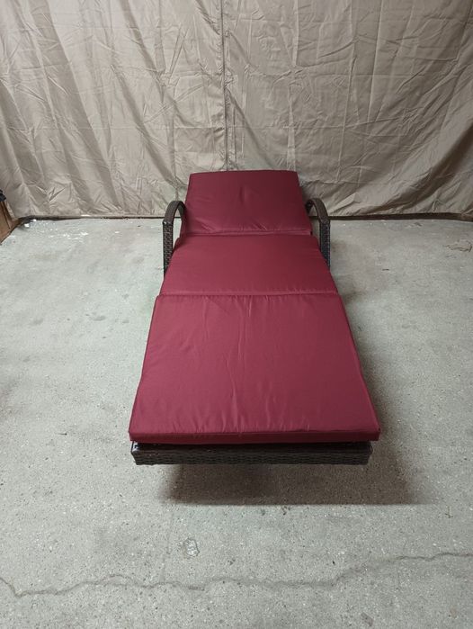 Brązowy leżak ogrodowy technorattan + poduszka bordo!