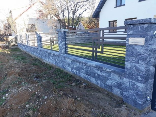 Bloczki ogrodzeniowe łupane Joniec Kost-bet / płot / brama