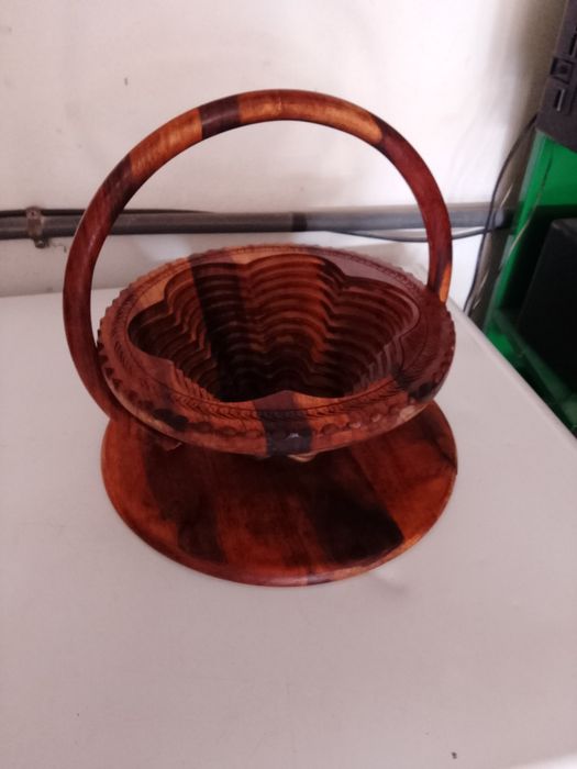 cesta de frutas dobrável em madeira,