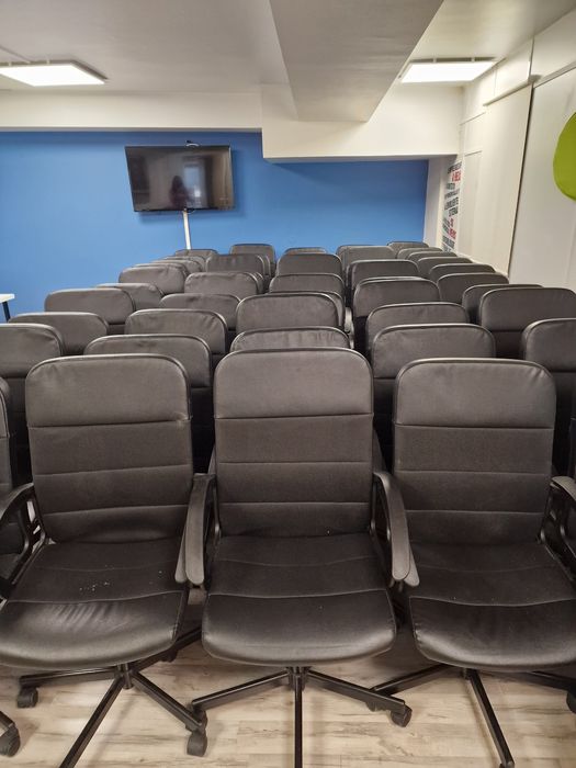 Cadeiras de escritório giratórias (COMO NOVAS)