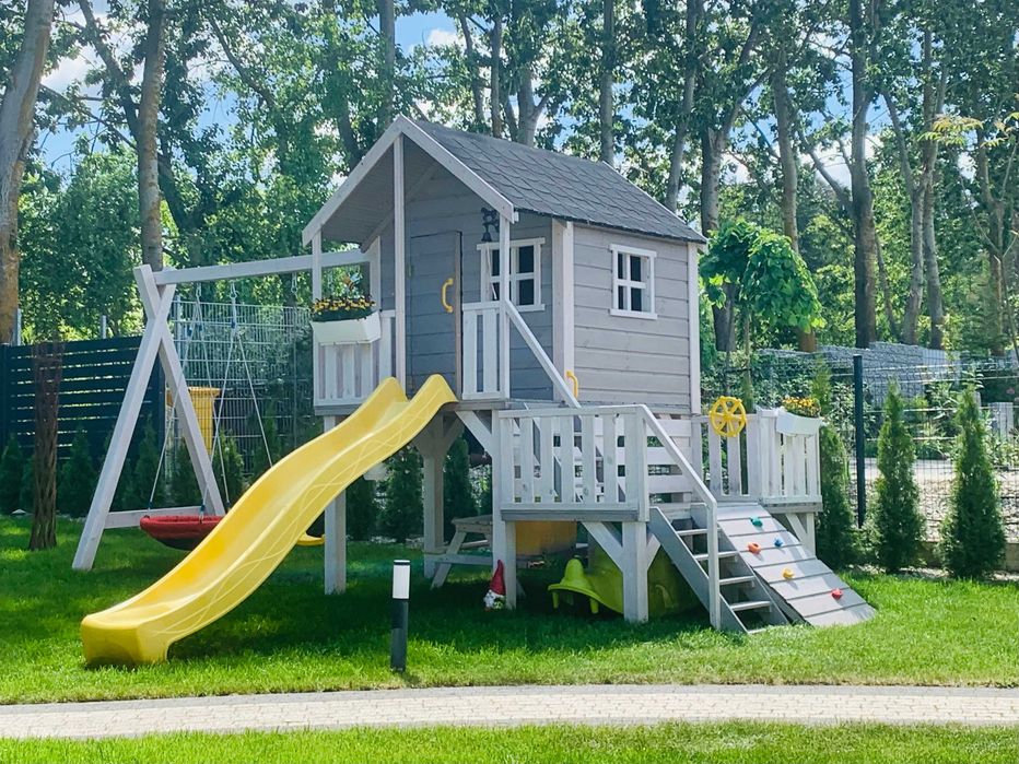 Domek drewniany dla dzieci huśtawka Plac Zabaw