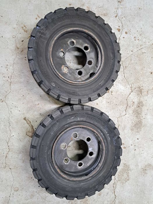 Koła do wózka widłowego TOYOTA, opona pełna 28x9-15 McargoMaster - uży