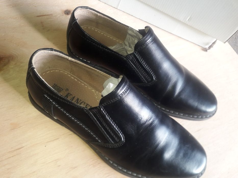 Туфлі кожані хлопчакові.