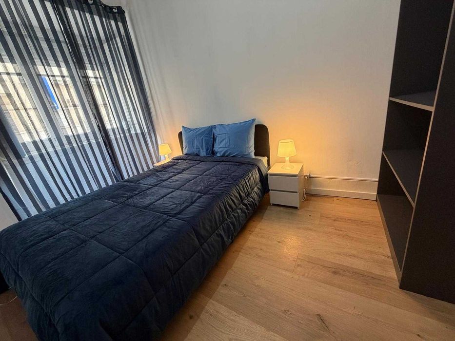 Quartos em excelente localização com despesas inclusas - 600~650 euros - Casais e Solteiros - Próximo ao metro e restaurantes