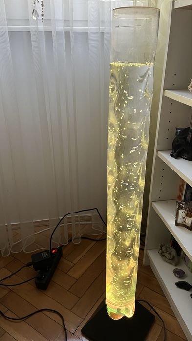 Lampa wodna z rybkami