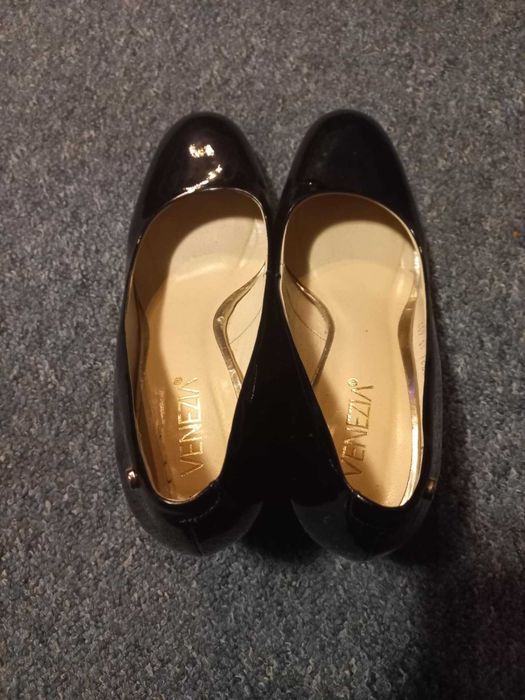Czarne buty eleganckie na obcasie VENEZIA 38/39