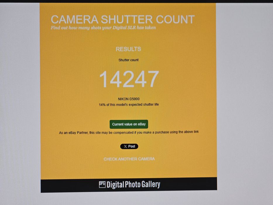 Nikon D5000 + 18-55. Отличный фотоаппарат