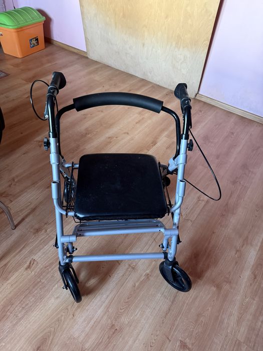 Chodzik rehabilitacyjny - wózek inwalidzki