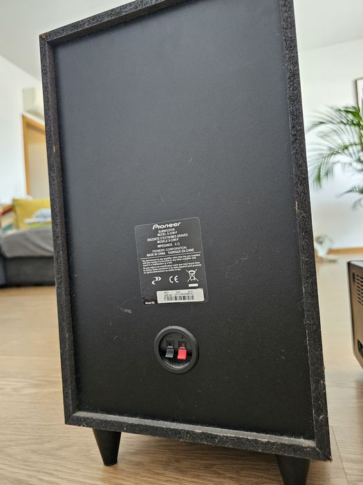 Conjunto de 5 colunas + subwoofer da Pioneer